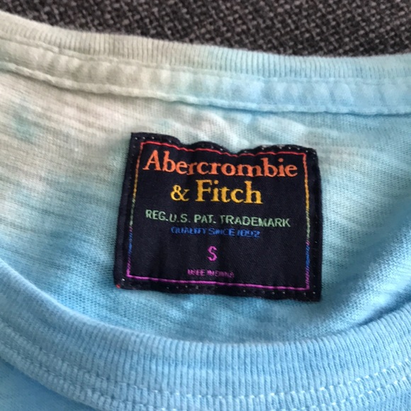 A&F Unisex Love Shirt Size Small NWT - Picture 3 of 7